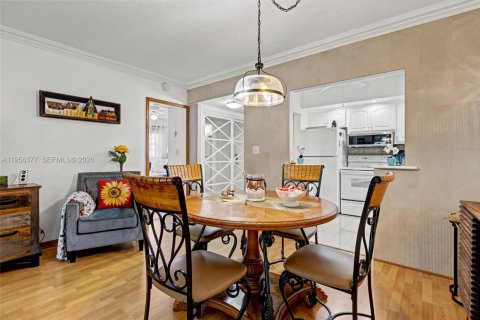 Condo in Margate, Florida, 2 bedrooms  № 2153465 - photo 11