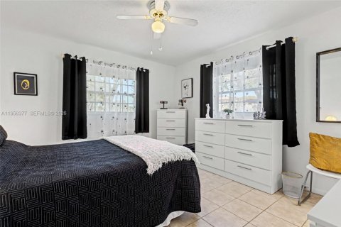 Condo in Margate, Florida, 2 bedrooms  № 2153465 - photo 21