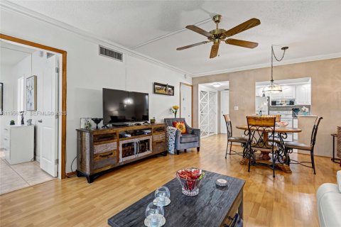 Condo in Margate, Florida, 2 bedrooms  № 2153465 - photo 16