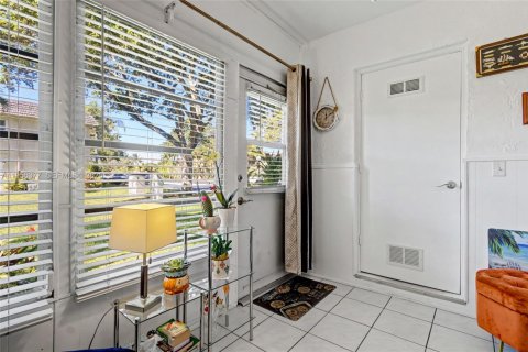 Condo in Margate, Florida, 2 bedrooms  № 2153465 - photo 30