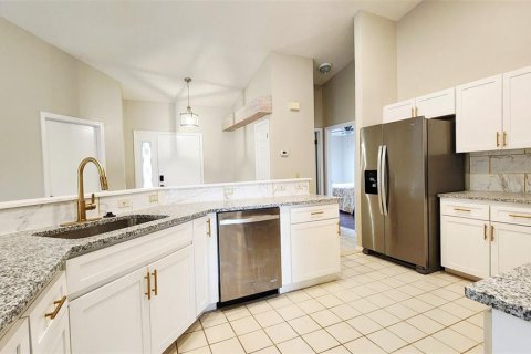 House in Hudson, Florida 2 bedrooms, 160.35 sq.m. № 2117202 - photo 7
