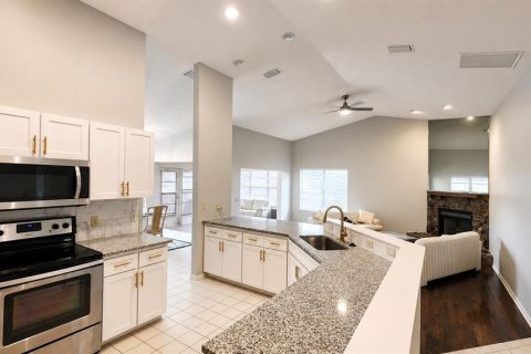 House in Hudson, Florida 2 bedrooms, 160.35 sq.m. № 2117202 - photo 6