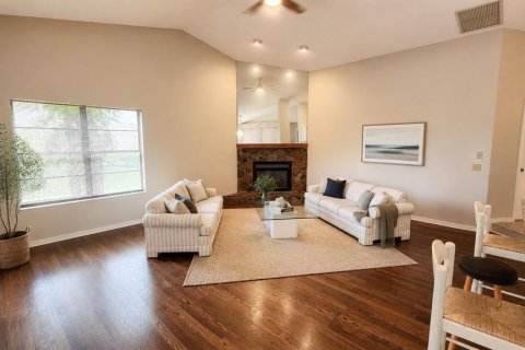 House in Hudson, Florida 2 bedrooms, 160.35 sq.m. № 2117202 - photo 3