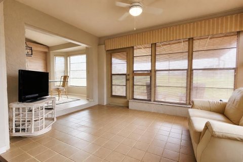 House in Hudson, Florida 2 bedrooms, 160.35 sq.m. № 2117202 - photo 21