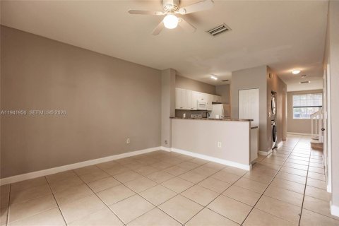 Condominio en venta en Cutler Bay, Florida, 3 dormitorios, 123.1 m2 № 2000441 - foto 3
