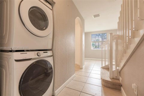 Condominio en venta en Cutler Bay, Florida, 3 dormitorios, 123.1 m2 № 2000441 - foto 8