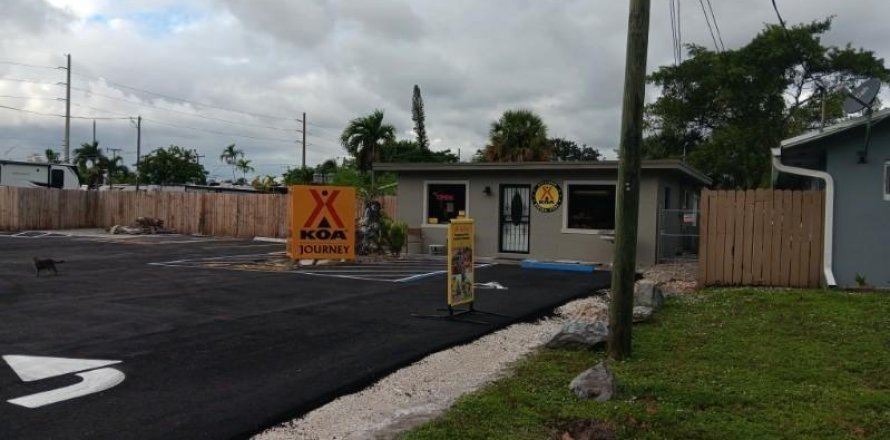 Land in Hollywood, Florida № 1029431