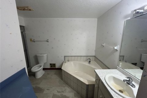 House in Orange City, Florida 3 bedrooms, 198.63 sq.m. № 1858252 - photo 30