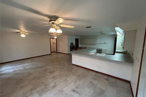House in Orange City, Florida 3 bedrooms, 198.63 sq.m. № 1858252 - photo 25
