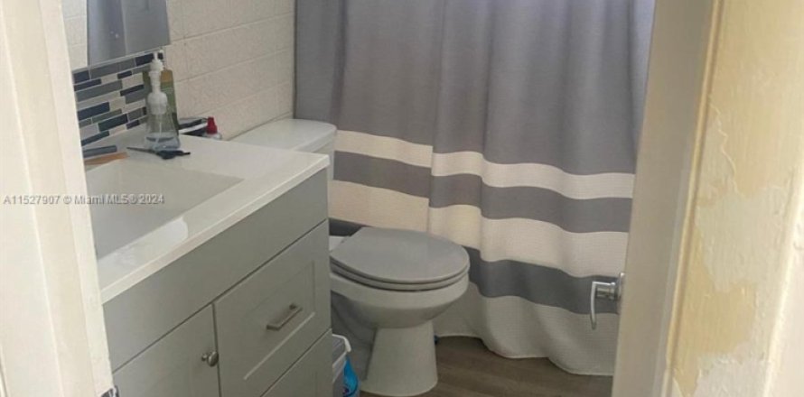 Condominio en Miami, Florida, 2 dormitorios № 1985052