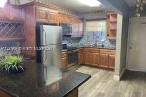 Condominio en venta en Miami, Florida, 2 dormitorios, 74.32 m2 № 1985052 - foto 2