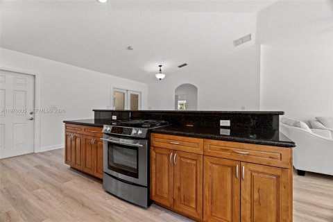 House in Dania Beach, Florida 2 bedrooms, 146.69 sq.m. № 2040552 - photo 9