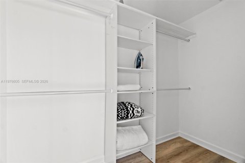 House in Dania Beach, Florida 2 bedrooms, 146.69 sq.m. № 2040552 - photo 20