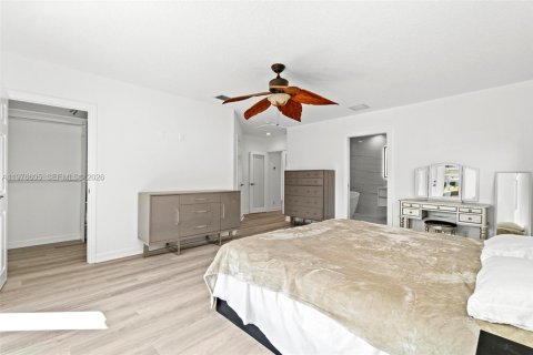 House in Dania Beach, Florida 2 bedrooms, 146.69 sq.m. № 2040552 - photo 19