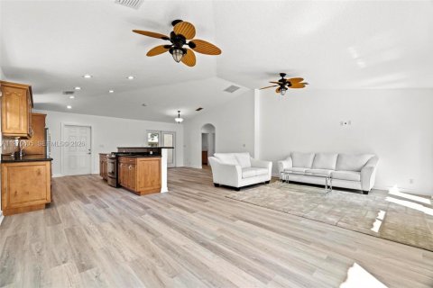 House in Dania Beach, Florida 2 bedrooms, 146.69 sq.m. № 2040552 - photo 11