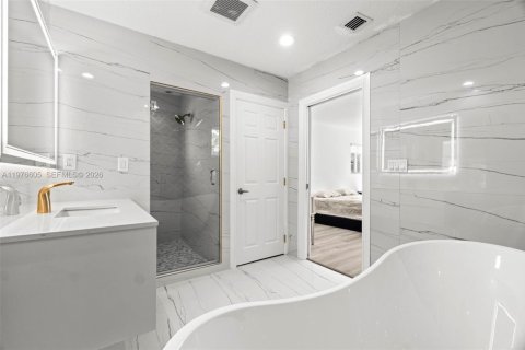 House in Dania Beach, Florida 2 bedrooms, 146.69 sq.m. № 2040552 - photo 22
