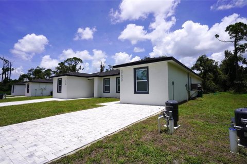 Appartement à louer à Port Charlotte, Floride: 3 chambres, 107.95 m2 № 1821226 - photo 2