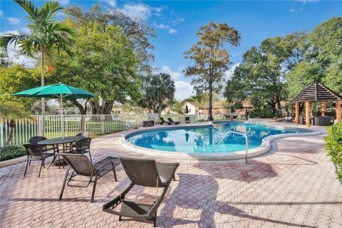 Copropriété à vendre à Oakland Park, Floride: 2 chambres, 98.57 m2 № 1058908 - photo 1