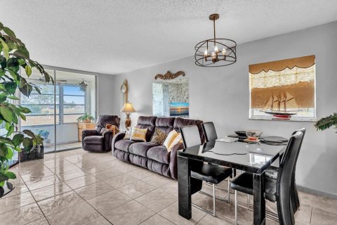 Condo in Sunrise, Florida, 1 bedroom  № 2169914 - photo 7