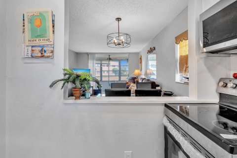 Condo in Sunrise, Florida, 1 bedroom  № 2169914 - photo 13