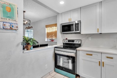 Condo in Sunrise, Florida, 1 bedroom  № 2169914 - photo 14