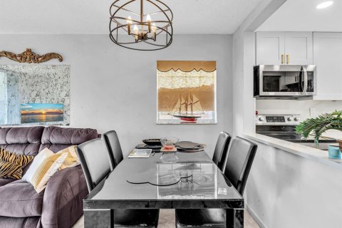 Condo in Sunrise, Florida, 1 bedroom  № 2169914 - photo 9
