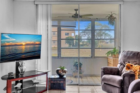 Condo in Sunrise, Florida, 1 bedroom  № 2169914 - photo 4