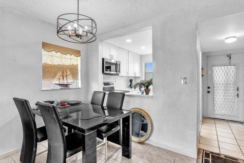 Condo in Sunrise, Florida, 1 bedroom  № 2169914 - photo 8