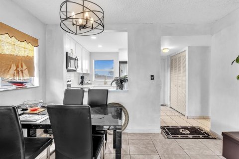 Condo in Sunrise, Florida, 1 bedroom  № 2169914 - photo 10