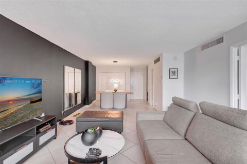 Condominio en venta en Miami Beach, Florida, 1 dormitorio, 84.54 m2 № 1812292 - foto 16