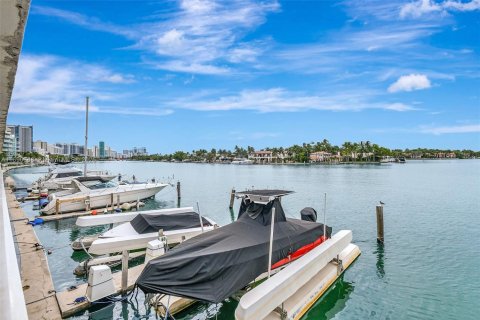 Condominio en venta en Miami Beach, Florida, 1 dormitorio, 84.54 m2 № 1812292 - foto 6