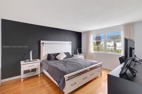 Condominio en venta en Miami Beach, Florida, 1 dormitorio, 84.54 m2 № 1812292 - foto 22
