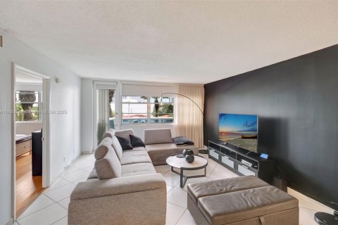 Condominio en venta en Miami Beach, Florida, 1 dormitorio, 84.54 m2 № 1812292 - foto 20