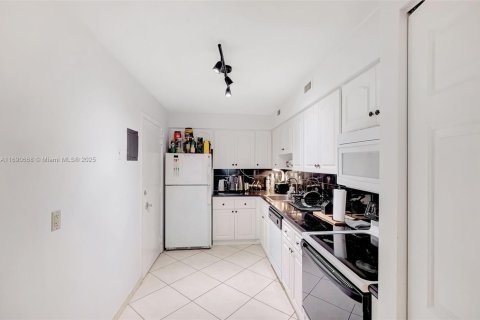 Condominio en venta en Miami Beach, Florida, 1 dormitorio, 84.54 m2 № 1812292 - foto 13