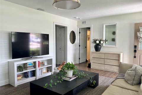 Villa ou maison à louer à Tampa, Floride: 4 chambres, 146.41 m2 № 2115002 - photo 12
