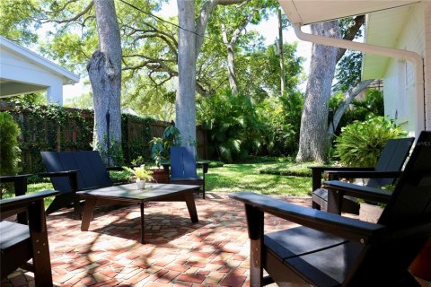 Villa ou maison à louer à Tampa, Floride: 4 chambres, 146.41 m2 № 2115002 - photo 3