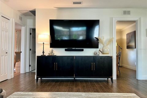 Villa ou maison à louer à Tampa, Floride: 4 chambres, 146.41 m2 № 2115002 - photo 19