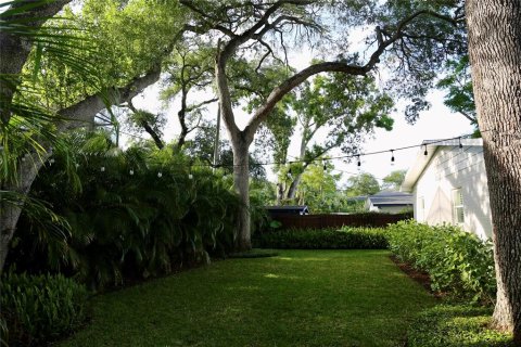Villa ou maison à louer à Tampa, Floride: 4 chambres, 146.41 m2 № 2115002 - photo 6