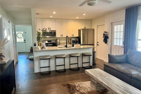 Villa ou maison à louer à Tampa, Floride: 4 chambres, 146.41 m2 № 2115002 - photo 18