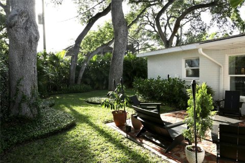 Villa ou maison à louer à Tampa, Floride: 4 chambres, 146.41 m2 № 2115002 - photo 8