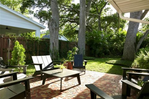 Villa ou maison à louer à Tampa, Floride: 4 chambres, 146.41 m2 № 2115002 - photo 4