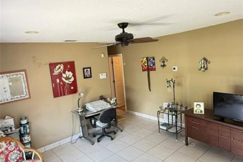 Casa en venta en Deltona, Florida, 2 dormitorios, 64.1 m2 № 1805159 - foto 7