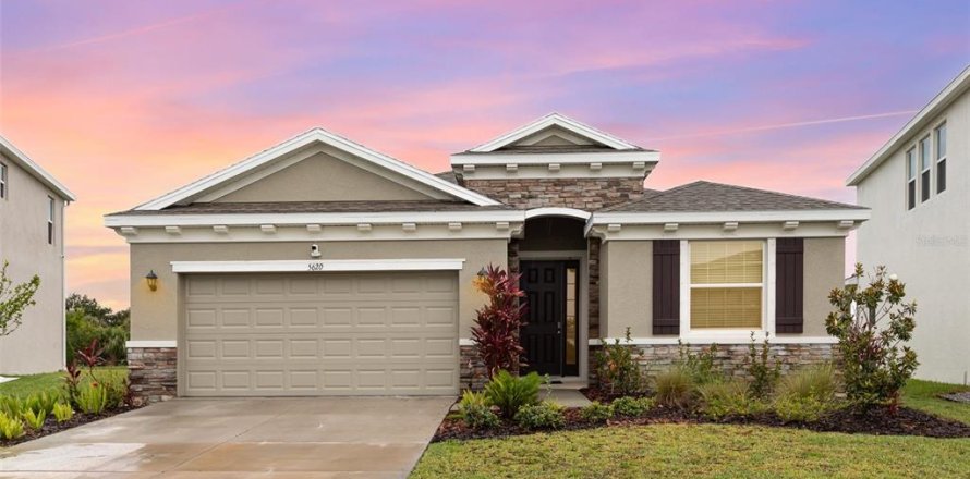 House in Palmetto, Florida 4 bedrooms, 188.87 sq.m. № 1772012