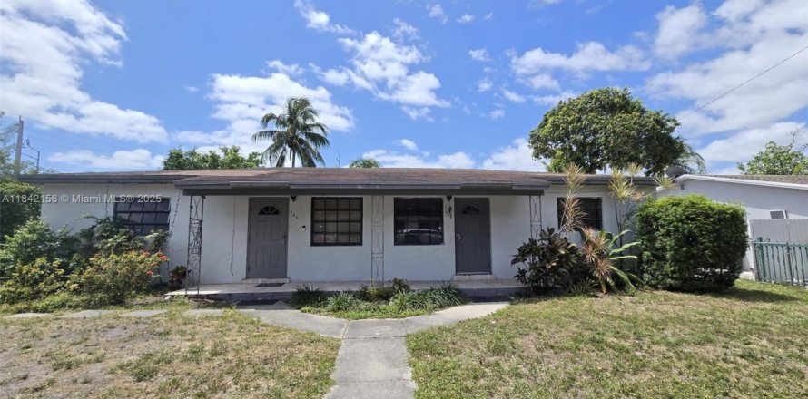 Villa ou maison à North Miami, Floride 3 chambres, 92.9 m2 № 1834504