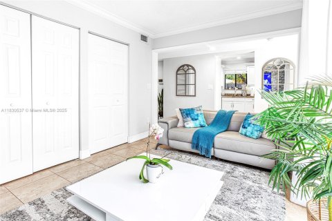 Condo in Weston, Florida, 3 bedrooms  № 1830296 - photo 8