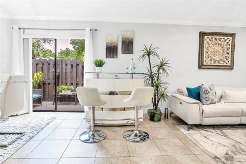 Condo in Weston, Florida, 3 bedrooms  № 1830296 - photo 15