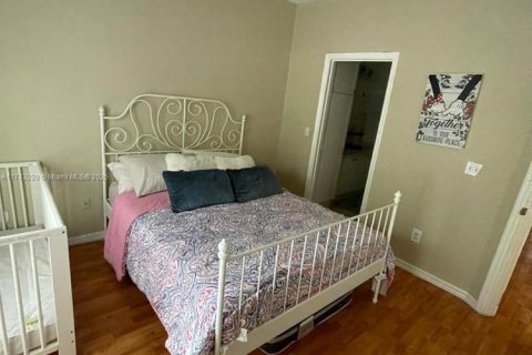 Touwnhouse à vendre à Orlando, Floride: 2 chambres № 1963345 - photo 3