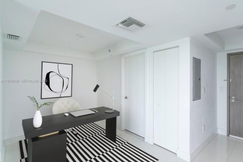 Купить кондоминиум в Бей-Харбор-Айлендс, Флорида 2 спальни, 124.12м2, № 2054917 - фото 5