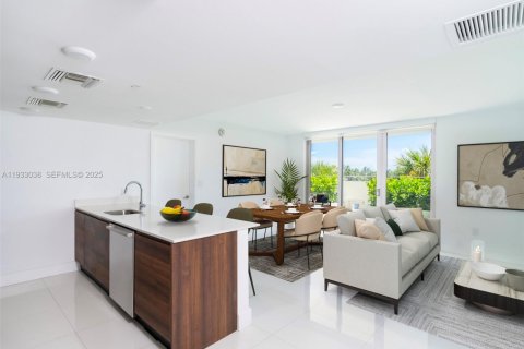 Кондоминиум с 2 спальнями в Бей-Харбор-Айлендс, Флорида № 2054917