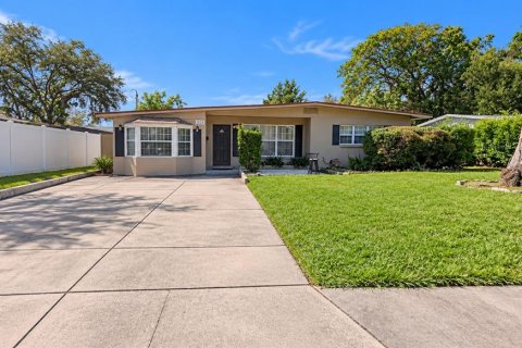 Casa en Tampa, Florida 3 dormitorios, 125.42 m2 № 2430452